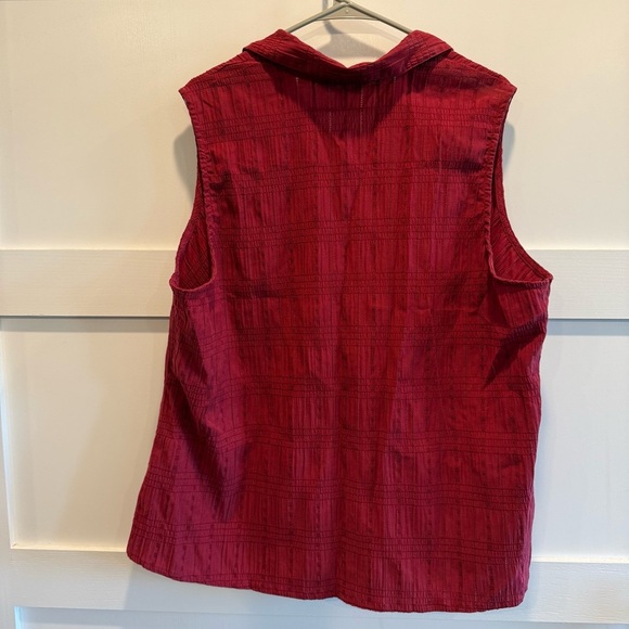 Croft & Barrow 2X Sleeveless Red Button-Down Sleeveless Top - Picture 5 of 7